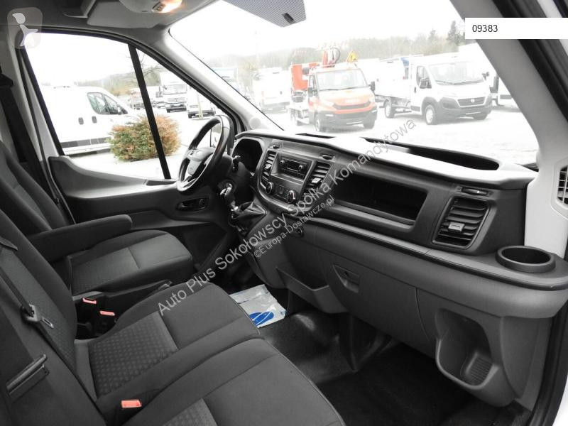 Véhicule utilitaire Ford TRANSIT FURGON...