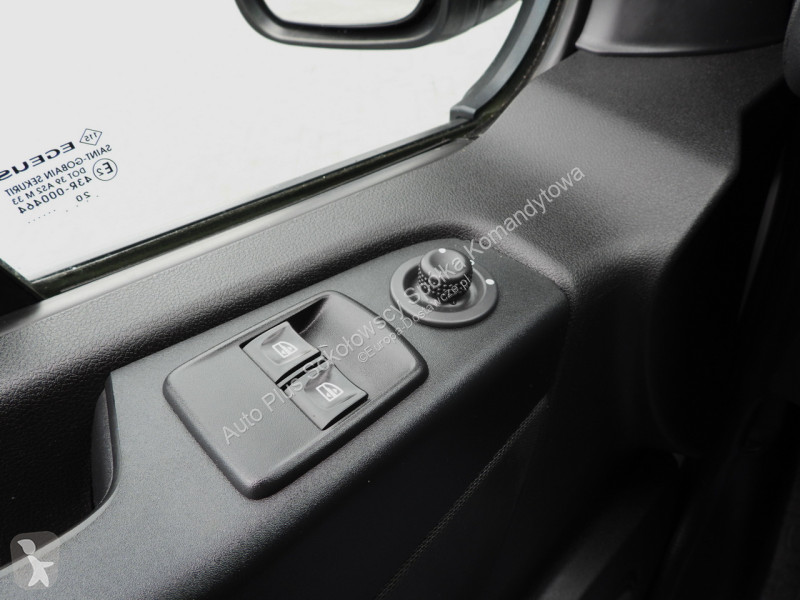 Véhicule utilitaire Renault  TRAFIC