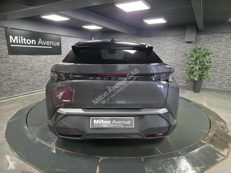 Véhicule utilitaire Peugeot 3008 1.2i Hybrid...