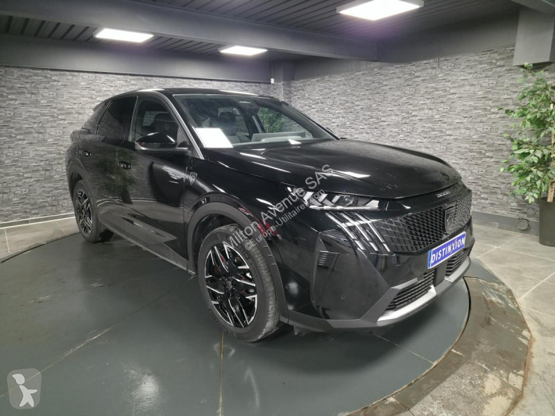 Véhicule utilitaire Peugeot 3008 1.2i Hybrid...