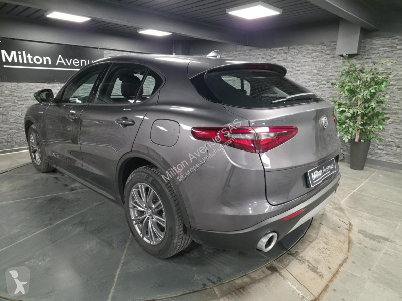Samochód dostawczy Alfa-Roméo STELVIO 2.2 D -...