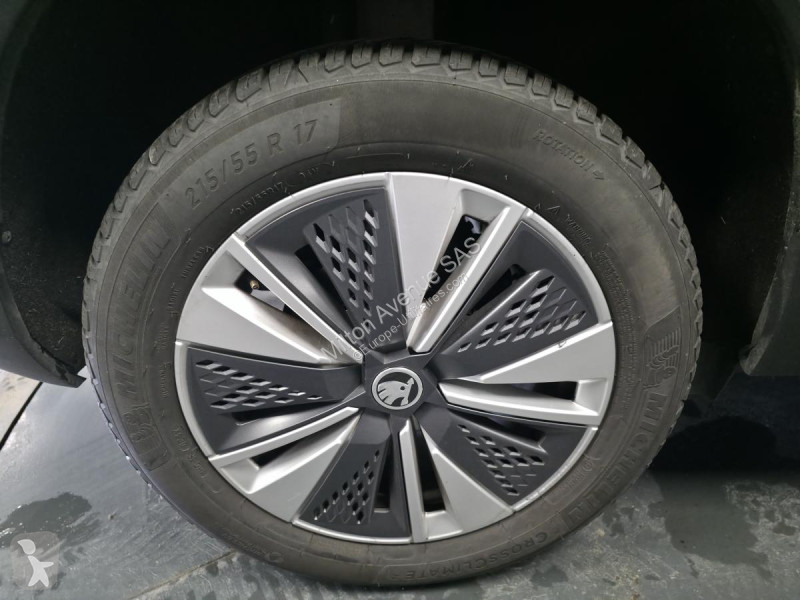 Samochód dostawczy Skoda KAROQ 2.0 TDI SCR -...