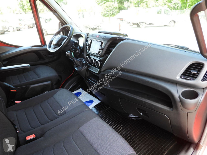 Veicolo commerciale Iveco 50C18 DAILY