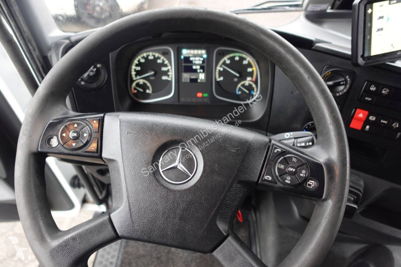 عربة نفعية Mercedes...
