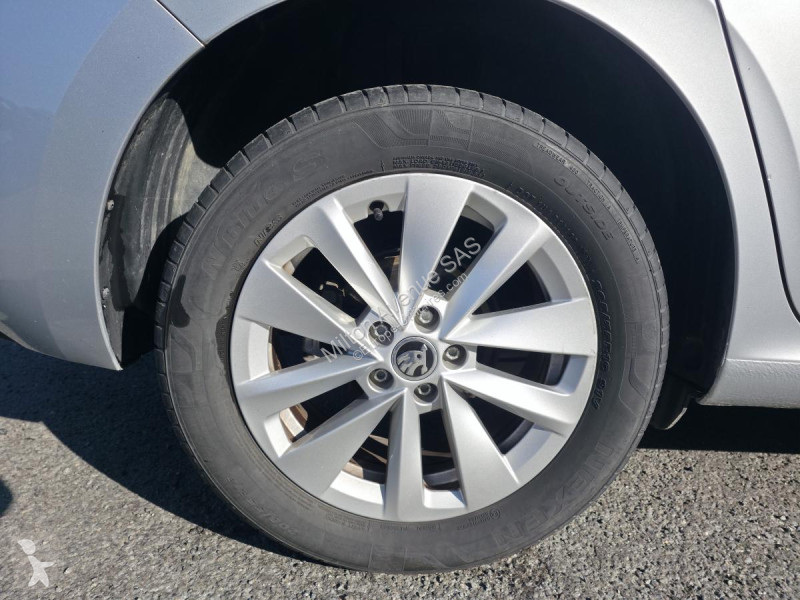 Véhicule utilitaire Skoda SCALA 1.0 TSI Evo -...