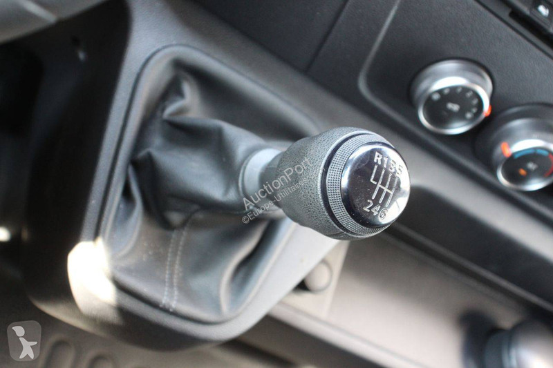 عربة نفعية Renault Crossover