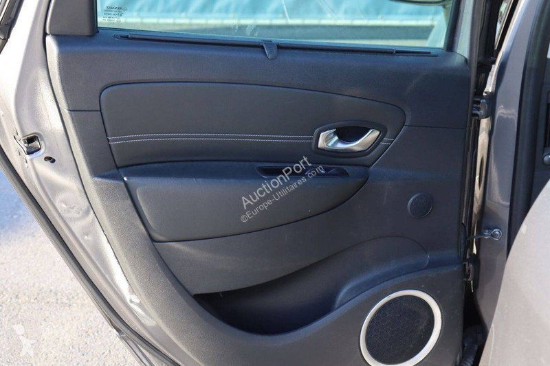 عربة نفعية Renault  Scénic