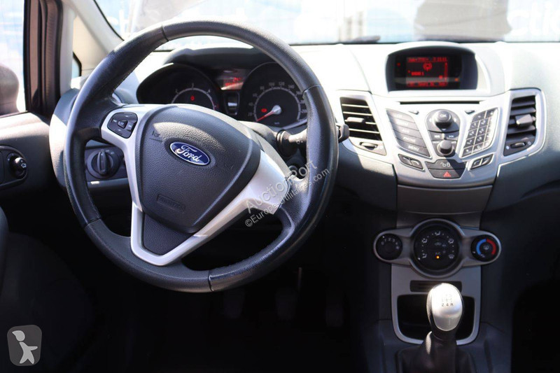 عربة نفعية Ford