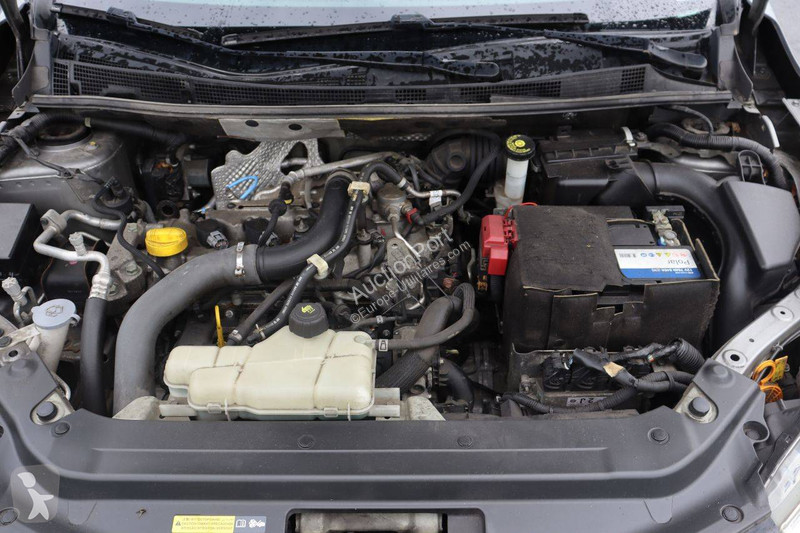 Véhicule utilitaire Nissan