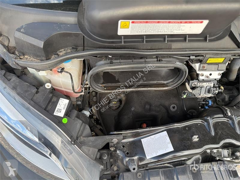 Véhicule utilitaire Opel 2.2