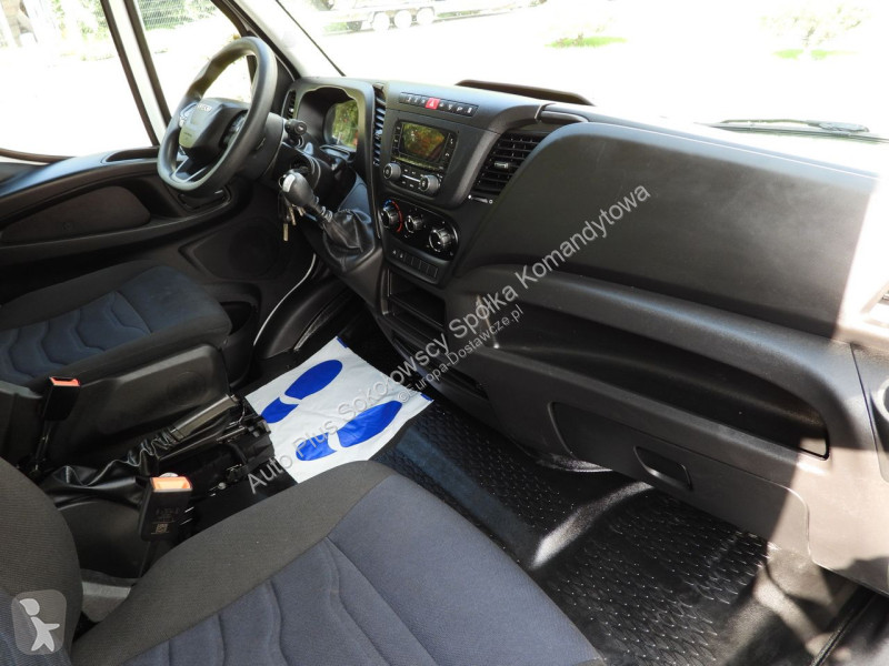 Veículo utilitário Iveco 35C14 DAILY