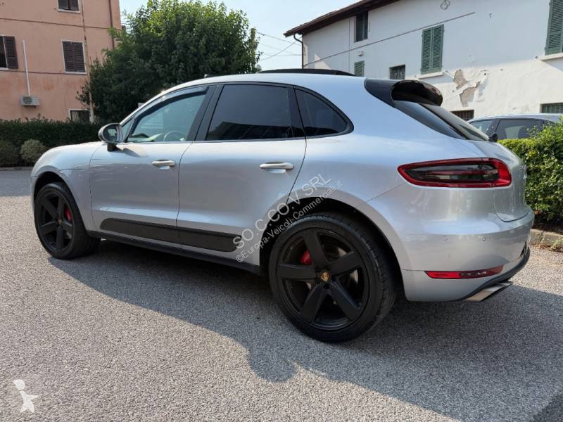 Véhicule utilitaire Porsche