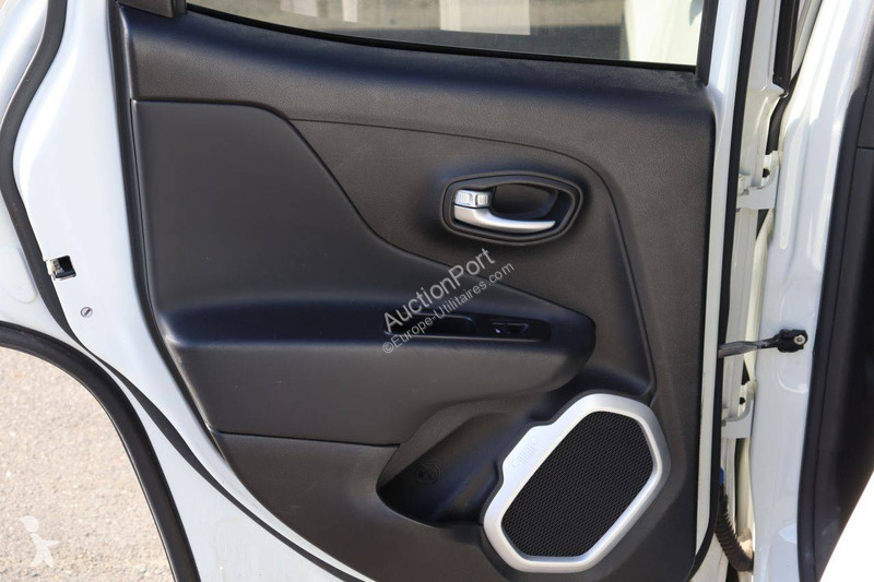 Véhicule utilitaire Jeep