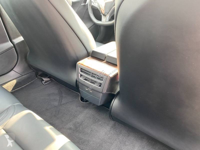 Véhicule utilitaire Tesla