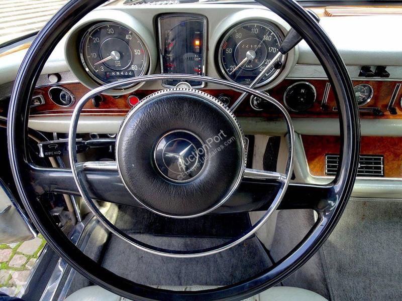 Furgoneta Mercedes  (W100) _ 600 Pullman