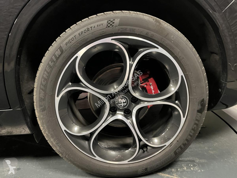 Samochód dostawczy Alfa-Roméo STELVIO 2.2 D -...