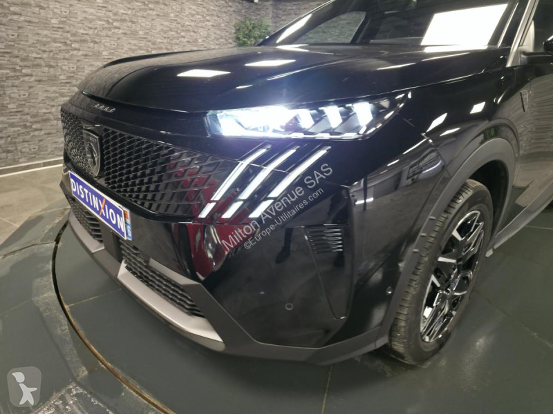 Véhicule utilitaire Peugeot 3008 1.2i Hybrid...