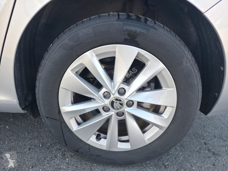 Véhicule utilitaire Skoda SCALA 1.0 TSI Evo -...