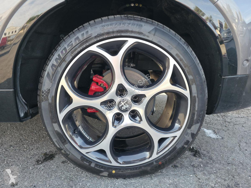 Veicolo commerciale Alfa-Roméo TONALE 1.5 mHEV...
