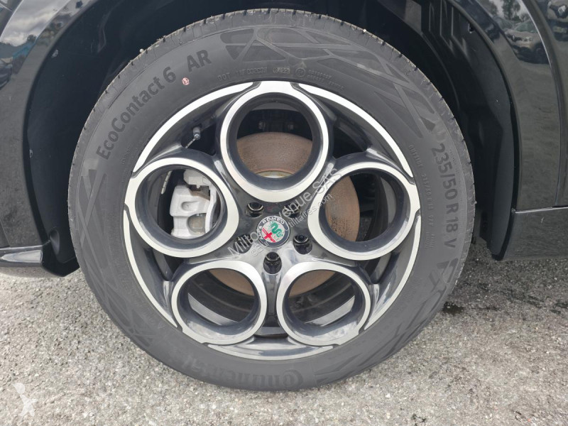 Veicolo commerciale Alfa-Roméo TONALE 1.5 mHEV...
