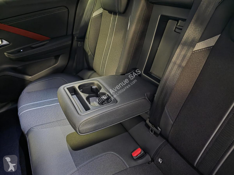 Véhicule utilitaire Opel ASTRA Hybrid - 180 -...