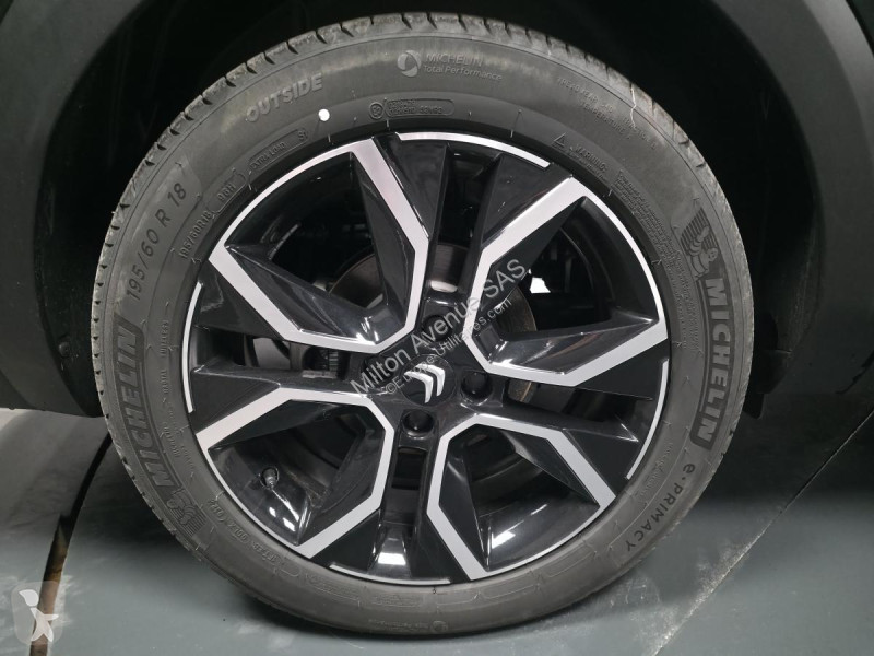 Véhicule utilitaire Citroën C4 X ë-136  E-Séries