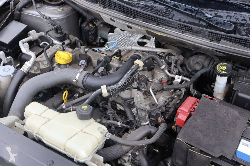 Véhicule utilitaire Nissan