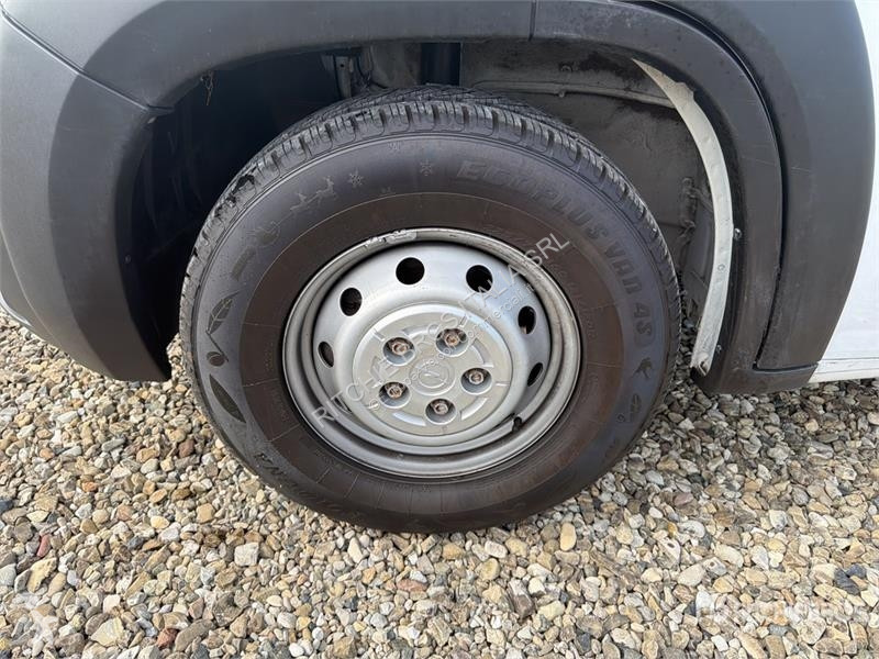 Véhicule utilitaire Opel 2.2