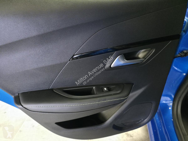 Véhicule utilitaire Peugeot 1.2i PureTech 12V -...