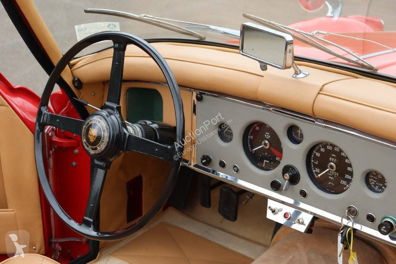 Véhicule utilitaire Jaguar 150 DHC