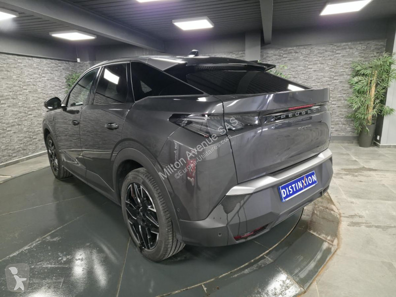 عربة نفعية Peugeot 3008 1.2i Hybrid -136 - BV...