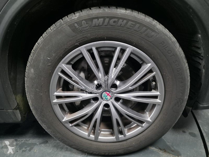 Samochód dostawczy Alfa-Roméo STELVIO 2.2 D -...