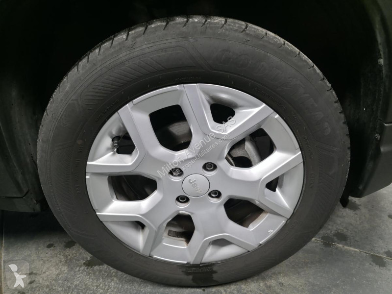 Samochód dostawczy Jeep AVENGER 1.2 Turbo T3 -...