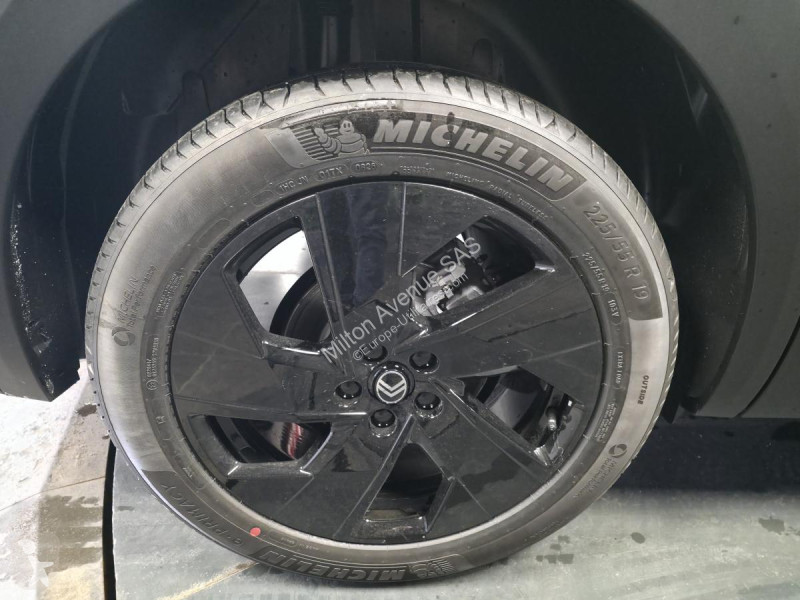 Véhicule utilitaire Citroën C5 AIRCROSS 1.2i...