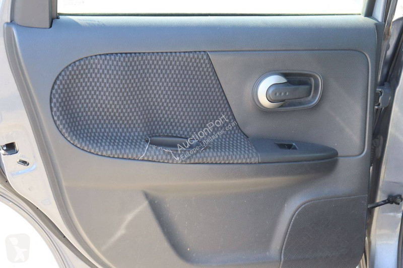 Furgoneta Nissan