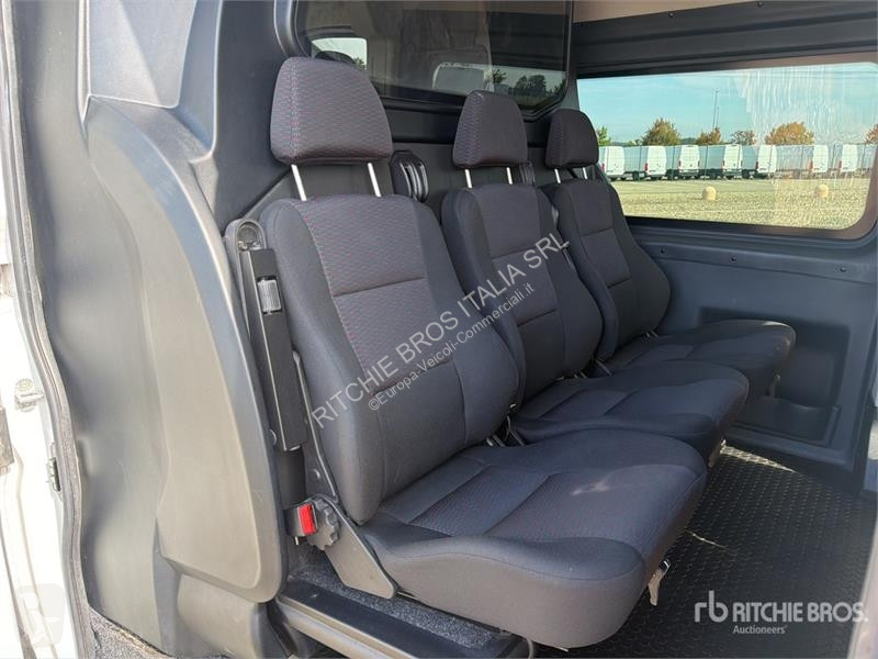 Véhicule utilitaire Opel 2.2