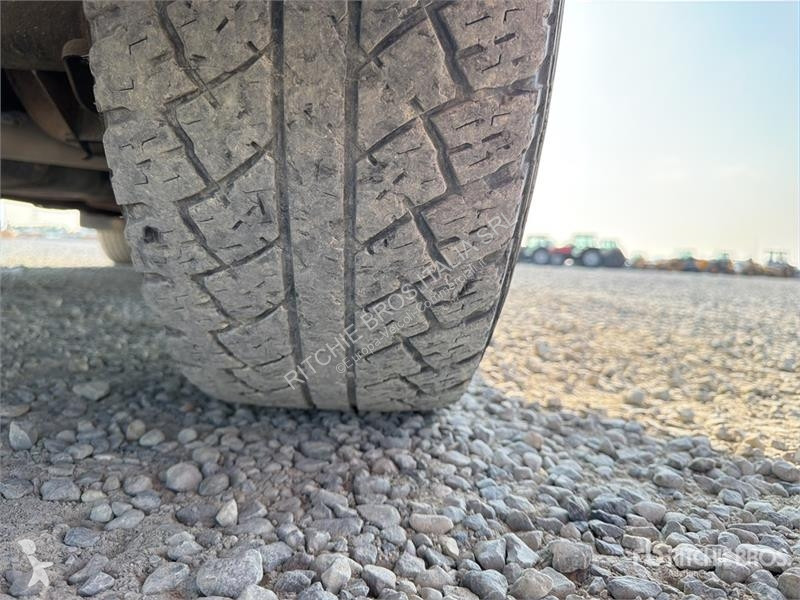 Комерційні автомобілі Nissan
