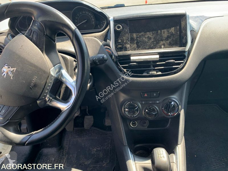 Véhicule utilitaire Peugeot 208