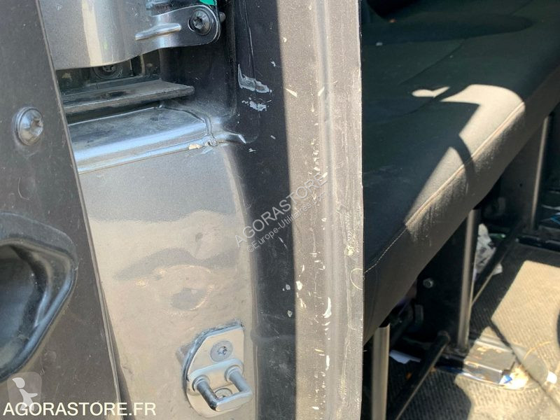 Véhicule utilitaire Renault TRAFIC