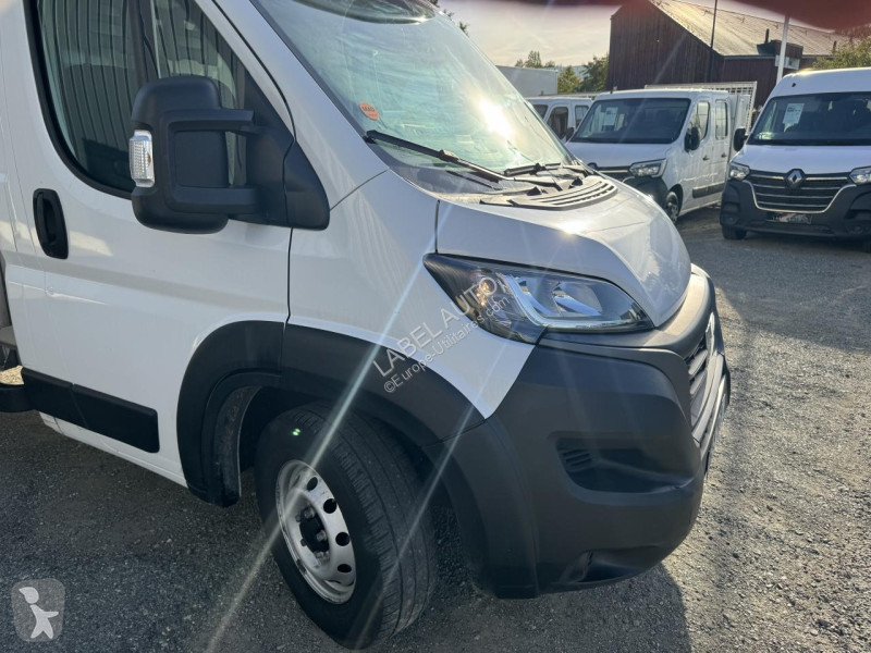 Fiat DUCATO CAISSE 20M3 + HAYON 3T5 MAXI 2.2...