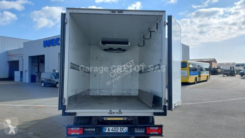 Véhicule utilitaire Iveco 40C14