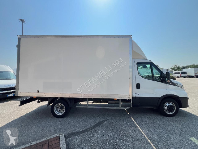 Užitkové vozidlo Iveco DAILY 35C16H3.0 BOX