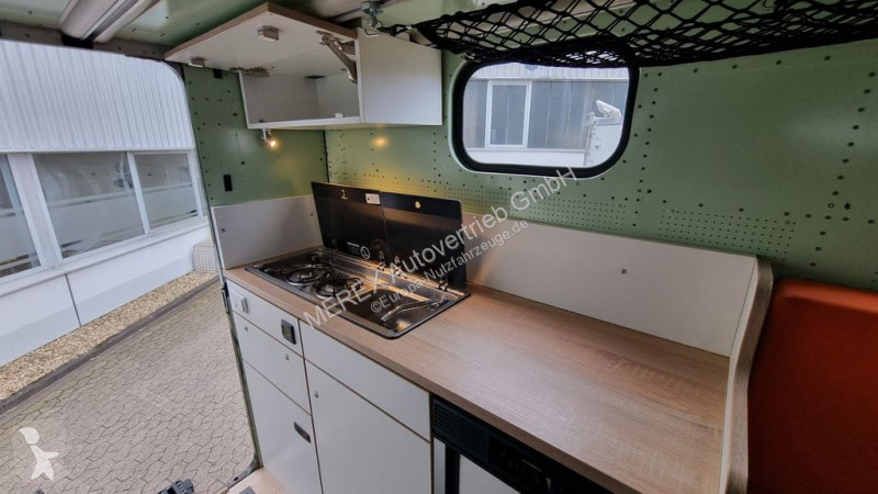 Bedrijfswagen  FM1 shelter ausgebaut