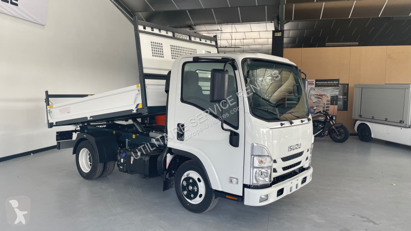 Véhicule utilitaire Isuzu M21