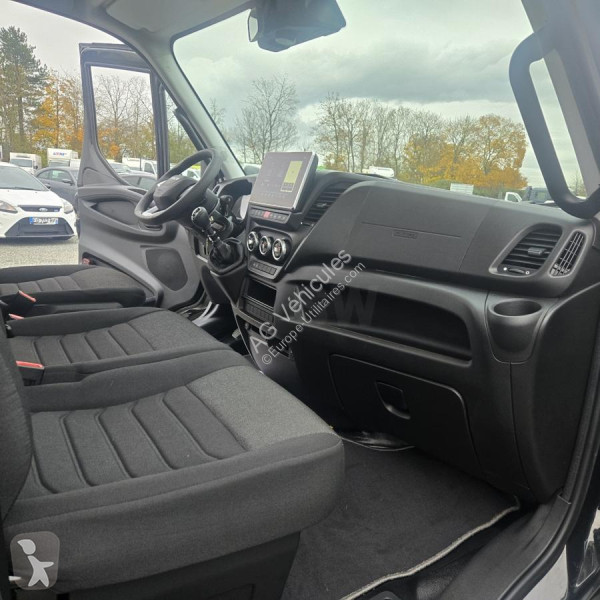 Furgoneta Iveco 35C18