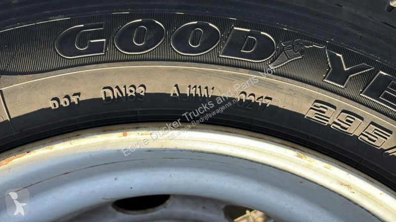 Nyttofordon Goodyear 295/60R22.5 KMAX D