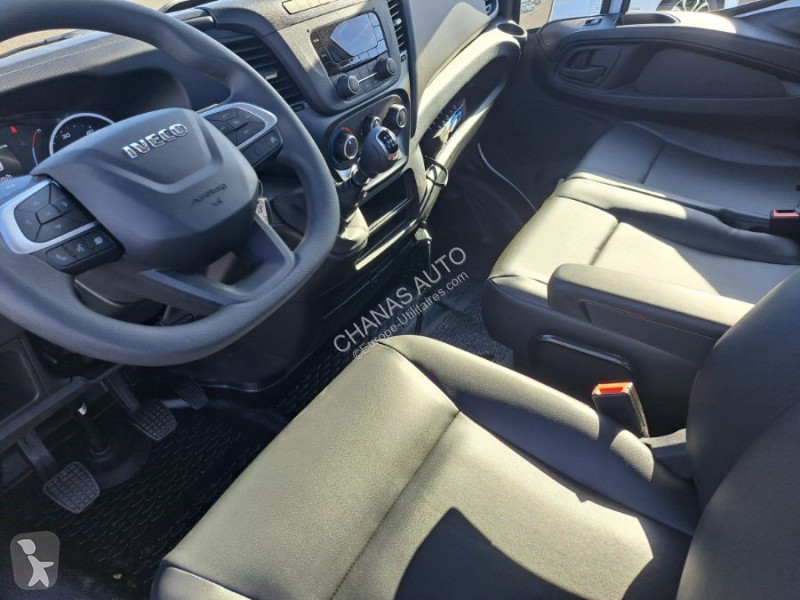 Autoutilitară Iveco 35C18 180CV 3L BENNE PM