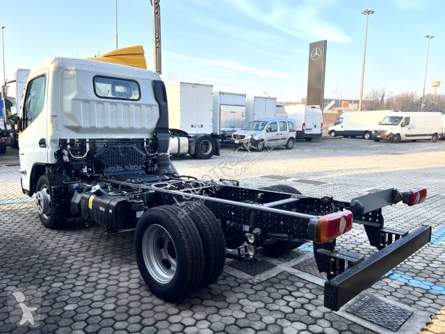 Véhicule utilitaire Mitsubishi CANTER