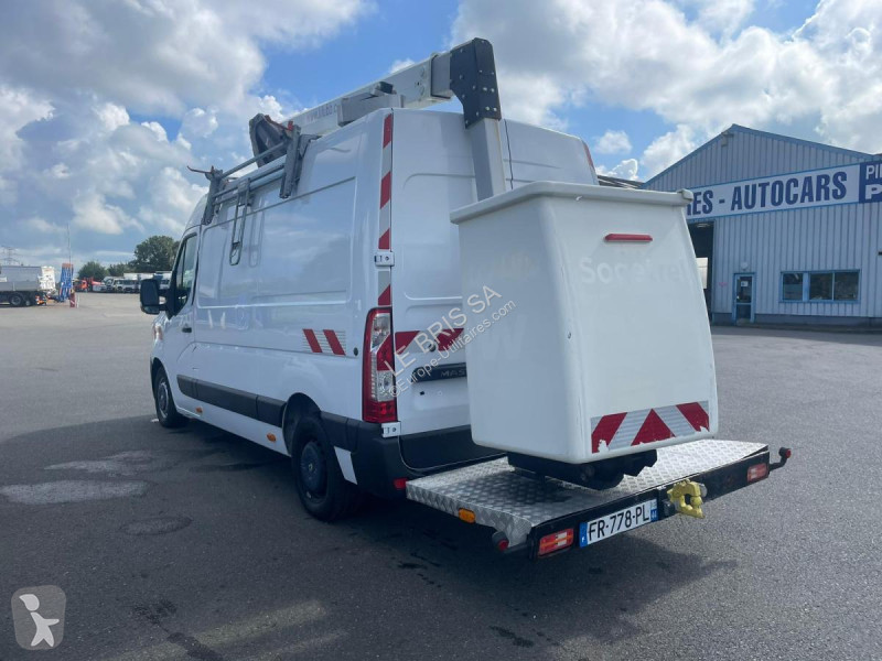 Autoutilitară Renault 2.3 DCI 145