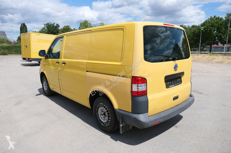 Лекотоварен автомобил Volkswagen T5 Transporter...
